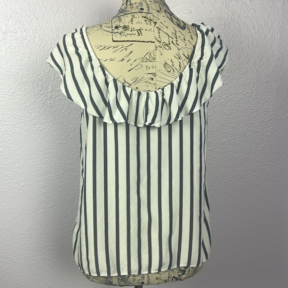 White and blue stripe blouse - Picture 3 of 5
